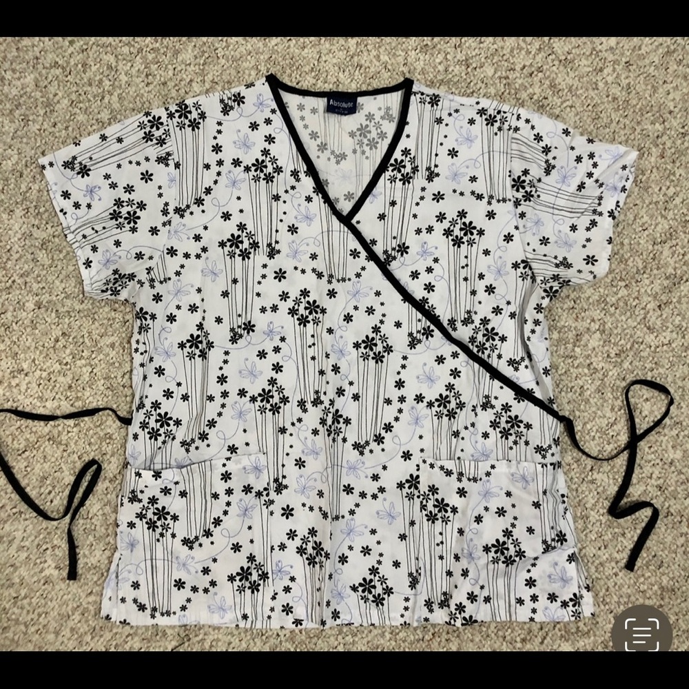 Women’s scrub top